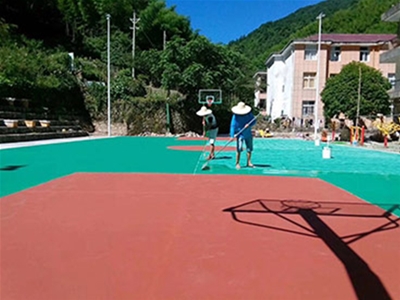 篮球场地